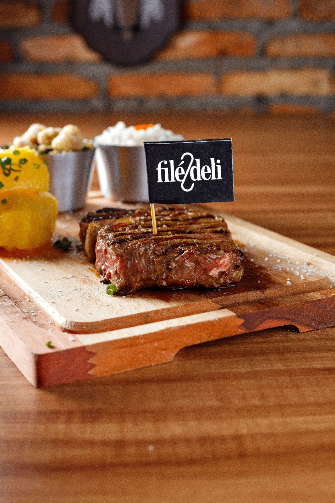 Köttbit med File & Deli-flagga